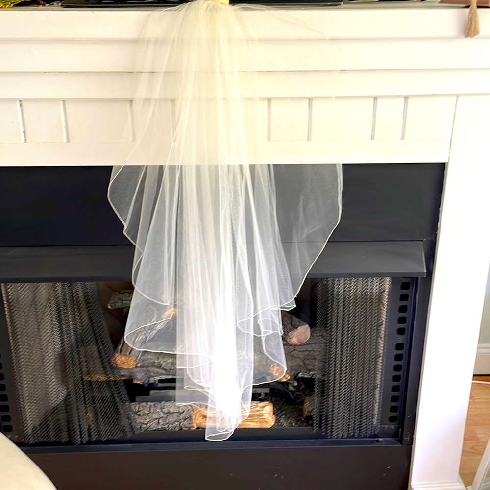 Cascade/ waterfall style veil